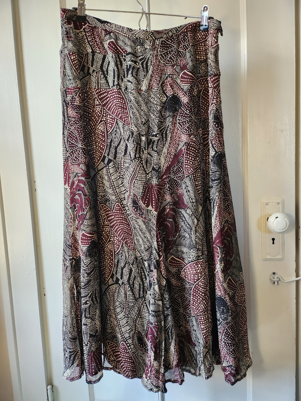 Jones New York 100% Silk Plum/Black Botanical Flutter Maxi Skirt